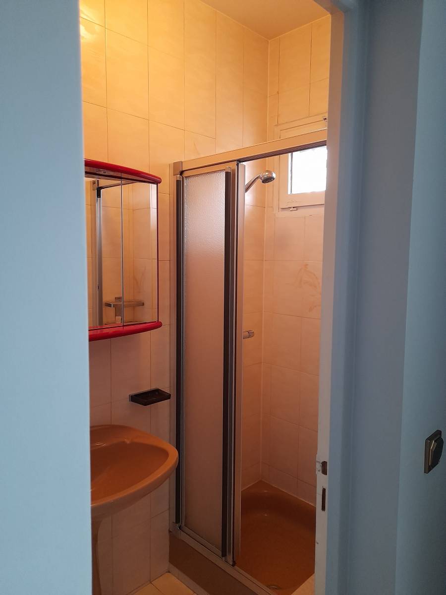 R&eacute;novation compl&egrave;te d'une petite salle de bain image 2