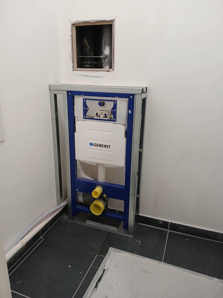 R&eacute;novation de WC : remplacement d'un WC classique par un WC suspendu image 5